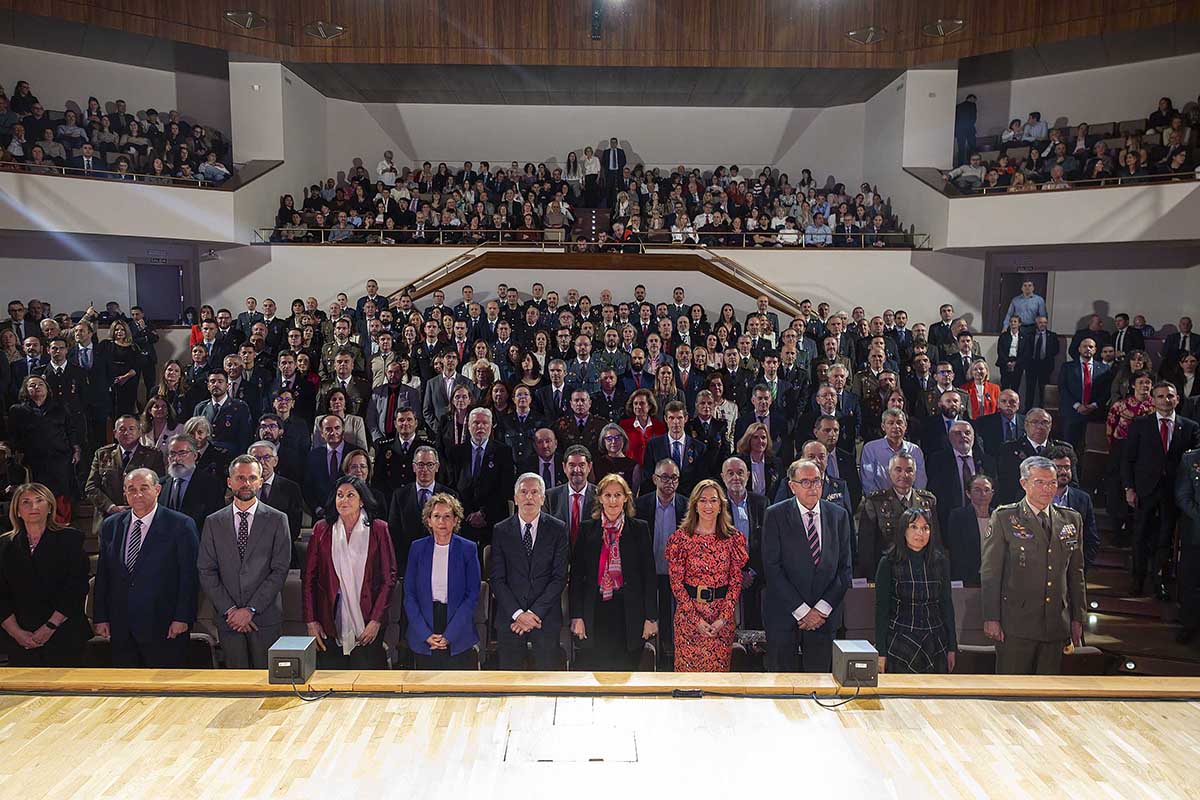 Foto de grupo con los galardonados.